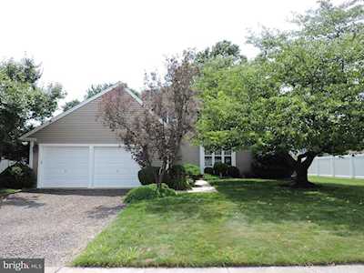41 White Pine Dr Sewell, NJ 08080