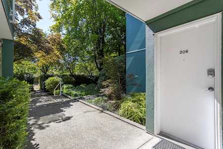1540 Mariner Walk #206 Vancouver, BC V6J 4X9