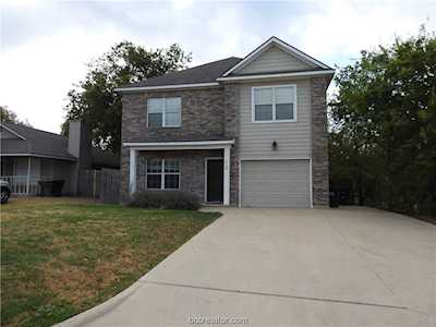 410 Thompson St College Station, TX 77840-6147