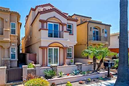 122 9th St Huntington Beach, CA 92648
