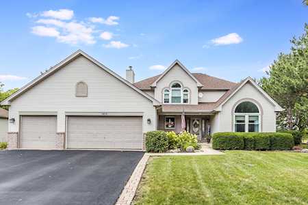 1426 Parkside Dr Bolingbrook, IL 60490