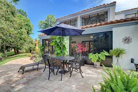 143 Island Way West Palm Beach, FL 33413