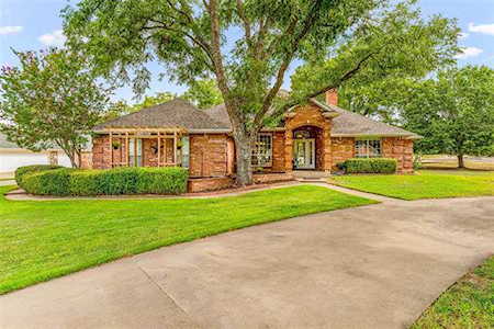 9219 Hanging Moss Drive Granbury, TX 76049
