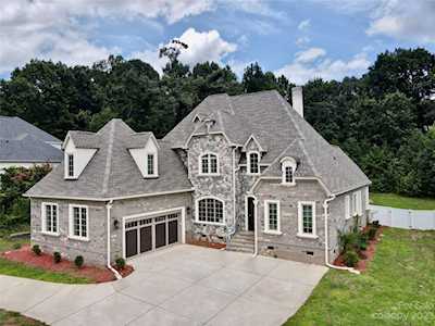 4016 Wild Nursery Ct Charlotte, NC 28215