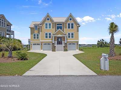 36 Sailview Dr North Topsail Beach, NC 28460