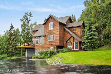 18651 Caspian Ct Eagle River, AK 99577