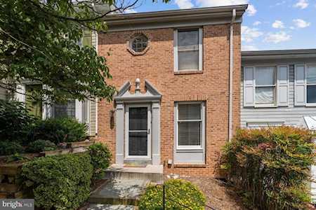 5047 9th St S Arlington, VA 22204