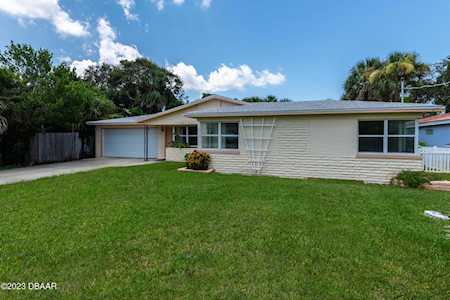 321 Pelican Avenue Daytona Beach, FL 32118
