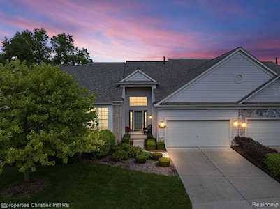 39514 Edgewater Dr Northville Twp, MI 48168