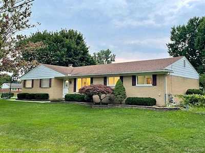 23619 E Le Bost Novi, MI 48375