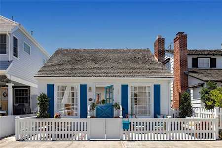307 Diamond Newport Beach, CA 92662