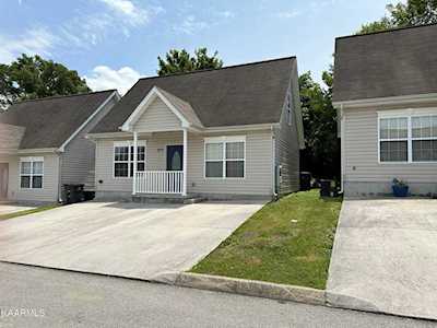 912 Hazelbrook Way Knoxville, TN 37912