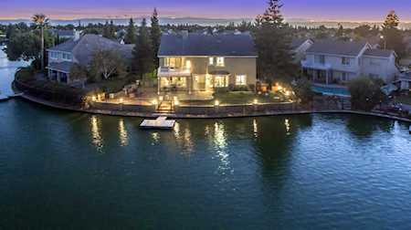 887 Trinity Court Tracy, CA 95304