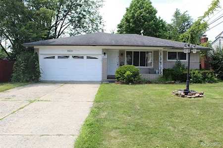 35031 Cavant Dr Sterling Heights, MI 48310