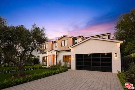 4520 Gentry Ave Studio City, CA 91607