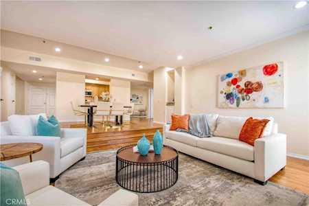 12011 Goshen Ave #203 Los Angeles, CA 90049