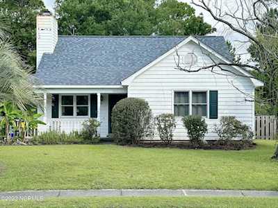 6611 Sunwood Circle Wilmington, NC 28405