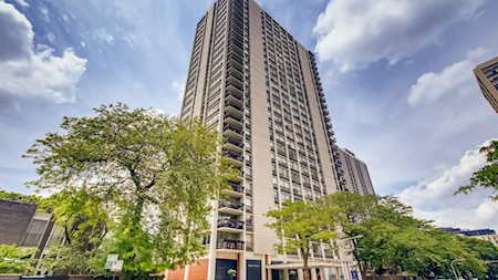 1455 N Sandburg Terrace #2501B Chicago, IL 60610