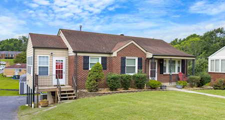 1716 Merritt Dr Clarksville, TN 37043