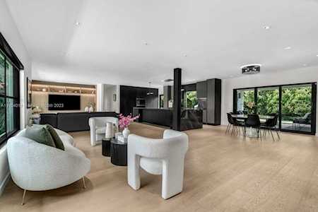 185 S Hibiscus Dr Miami Beach, FL 33139