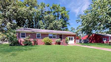 627 Page Dr Hampton, VA 23669