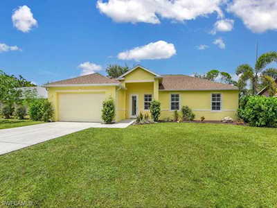 10200 Shade Tree Ct Bonita Springs, FL 34135