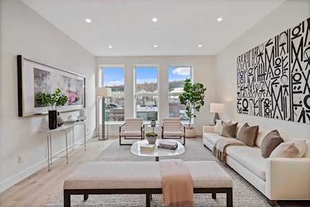 47 Diamond St #2B Brooklyn, NY 11222