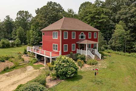 10 Hidden Valley Dr Dover, NH 03820