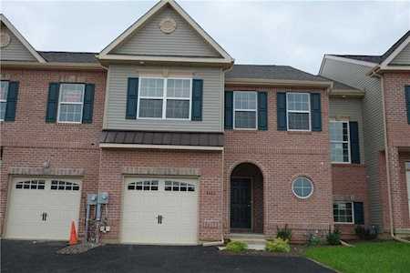 4463 Cottonwood Dr Nazareth, PA 18064