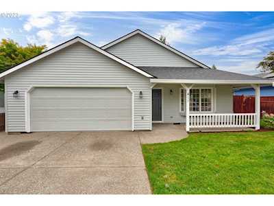411 Nathan DR Newberg, OR 97132