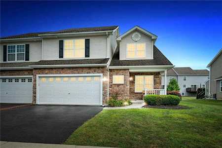 860 Fieldstone Trl Easton, PA 18040