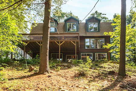9 Pippen Ln Pittsfield, NH 03263