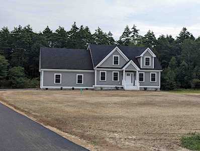 9 Bryson Ln Lee, NH 03861