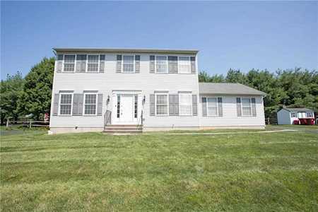 1490 Falwood Dr Easton, PA 18040
