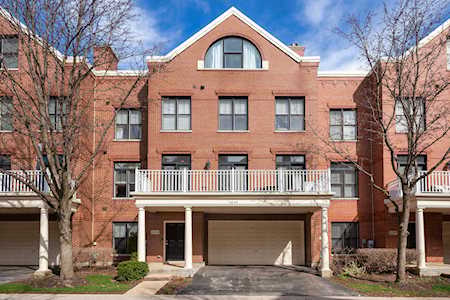 1859 Admiral Ct Glenview, IL 60025