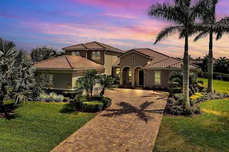 17006 1st Dr E Bradenton, FL 34212