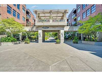 300 W 8th ST #323 Vancouver, WA 98660