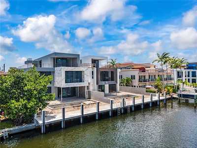2721 NE 14th St Fort Lauderdale, FL 33304