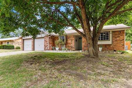 512 NW Sandra Lane Burleson, TX 76028