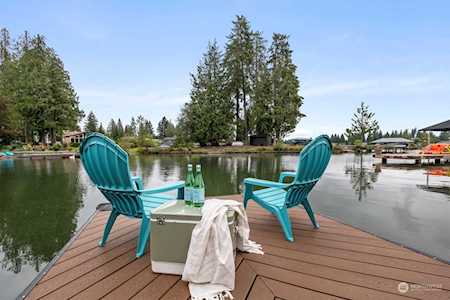 6413 W Tapps Hwy E Bonney Lake, WA 98391