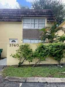 3740 SW 60th Ter #20 Davie, FL 33314