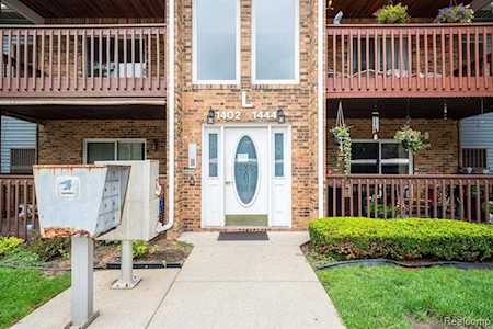 1432 Shoemaker Dr #1432 Westland, MI 48185