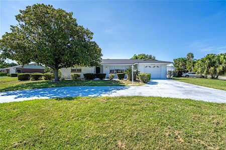 807 Melody Ln Bradenton, FL 34207