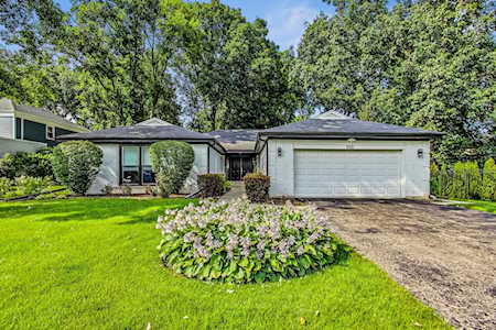 860 Mountain Dr Deerfield, IL 60015
