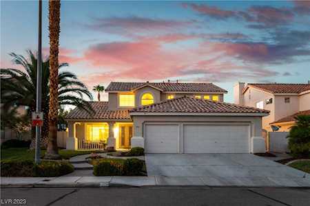 908 Crescent Moon Dr North Las Vegas, NV 89031