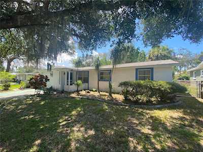 5532 Front Dr Holiday, FL 34690