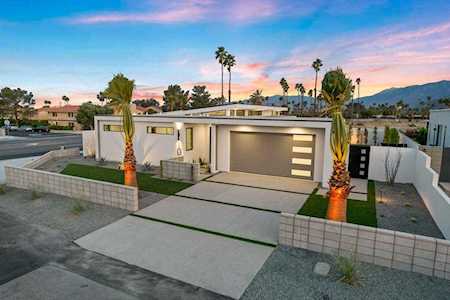 105 W San Marco Way Palm Springs, CA 92262