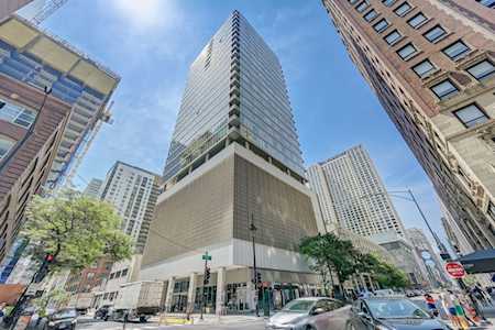 550 N Saint Clair St #2004 Chicago, IL 60611