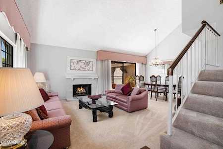 963 Thistlegate Rd Oak Park, CA 91377