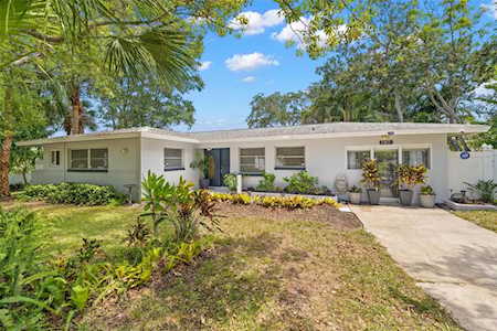 787 Crescent Dr Largo, FL 33770